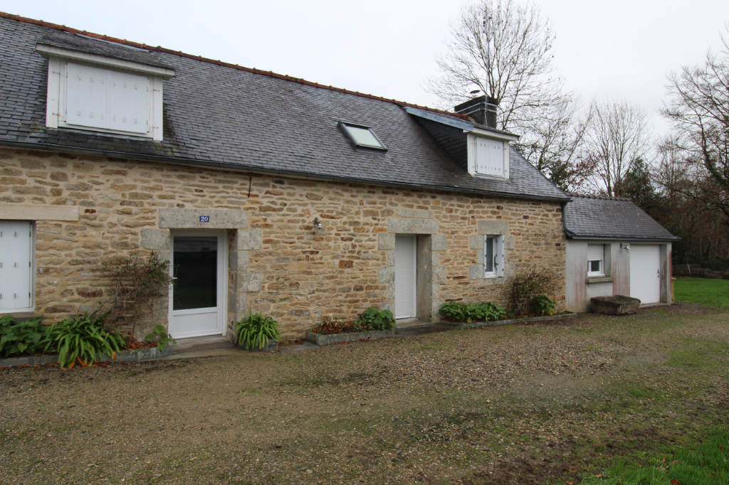 Maison Rosporden- 123 m²  avec vie de plain pieds sur 1 hectare de terrain